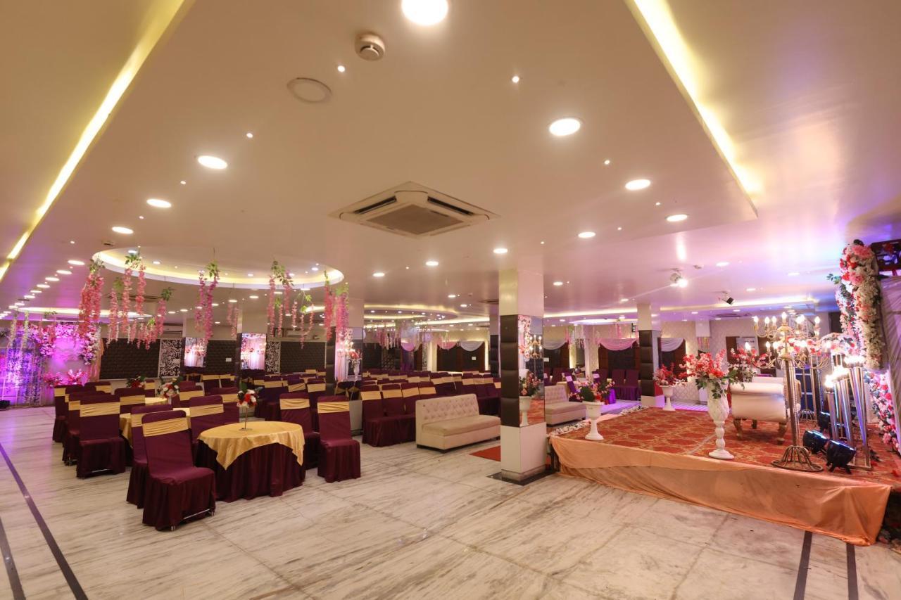 Hotel The Leaf - Gomti Nagar Lucknow Dış mekan fotoğraf