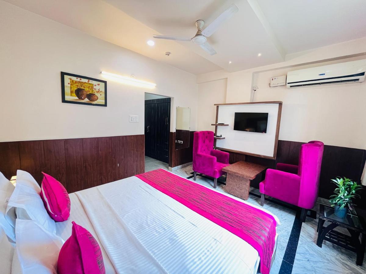 Hotel The Leaf - Gomti Nagar Lucknow Dış mekan fotoğraf