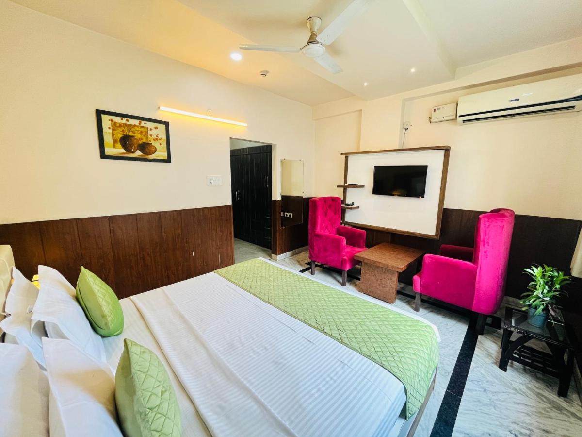 Hotel The Leaf - Gomti Nagar Lucknow Dış mekan fotoğraf