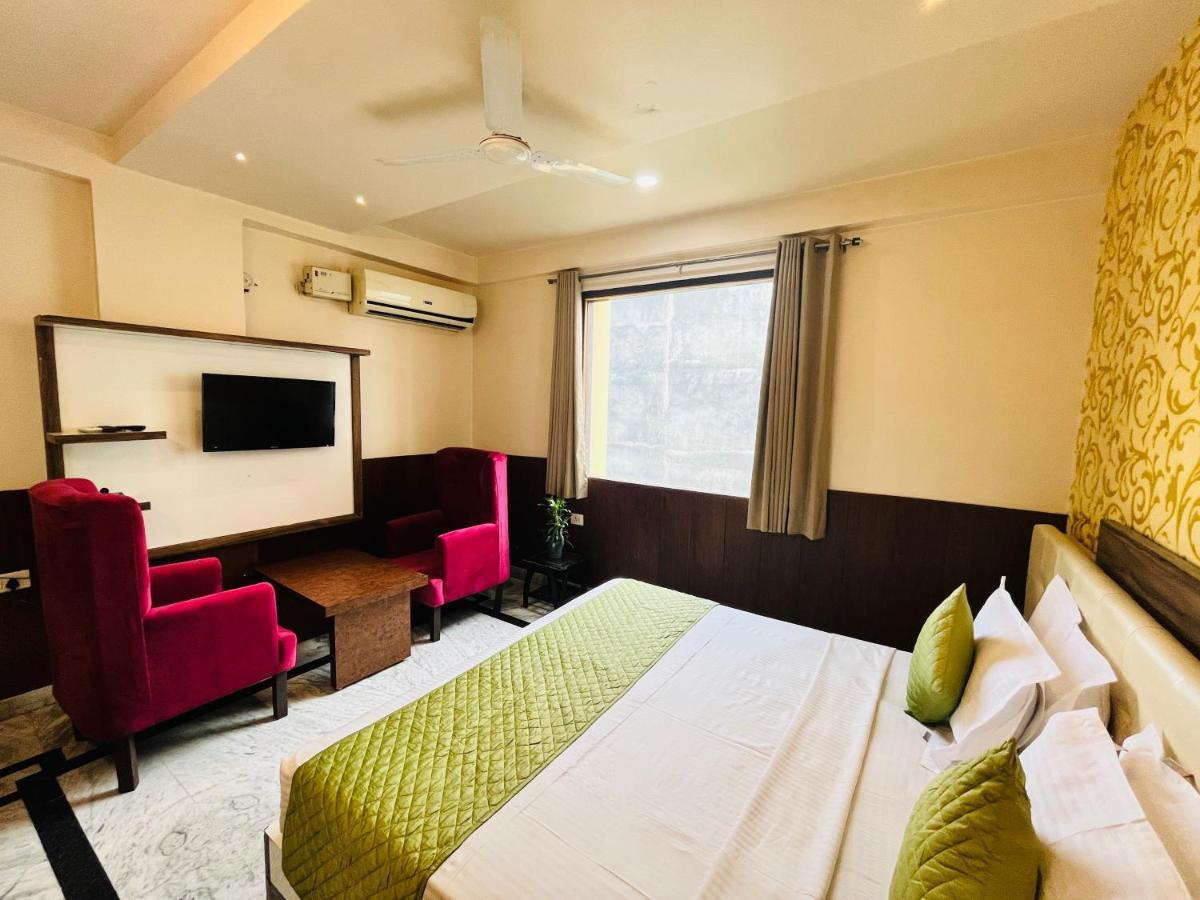 Hotel The Leaf - Gomti Nagar Lucknow Dış mekan fotoğraf