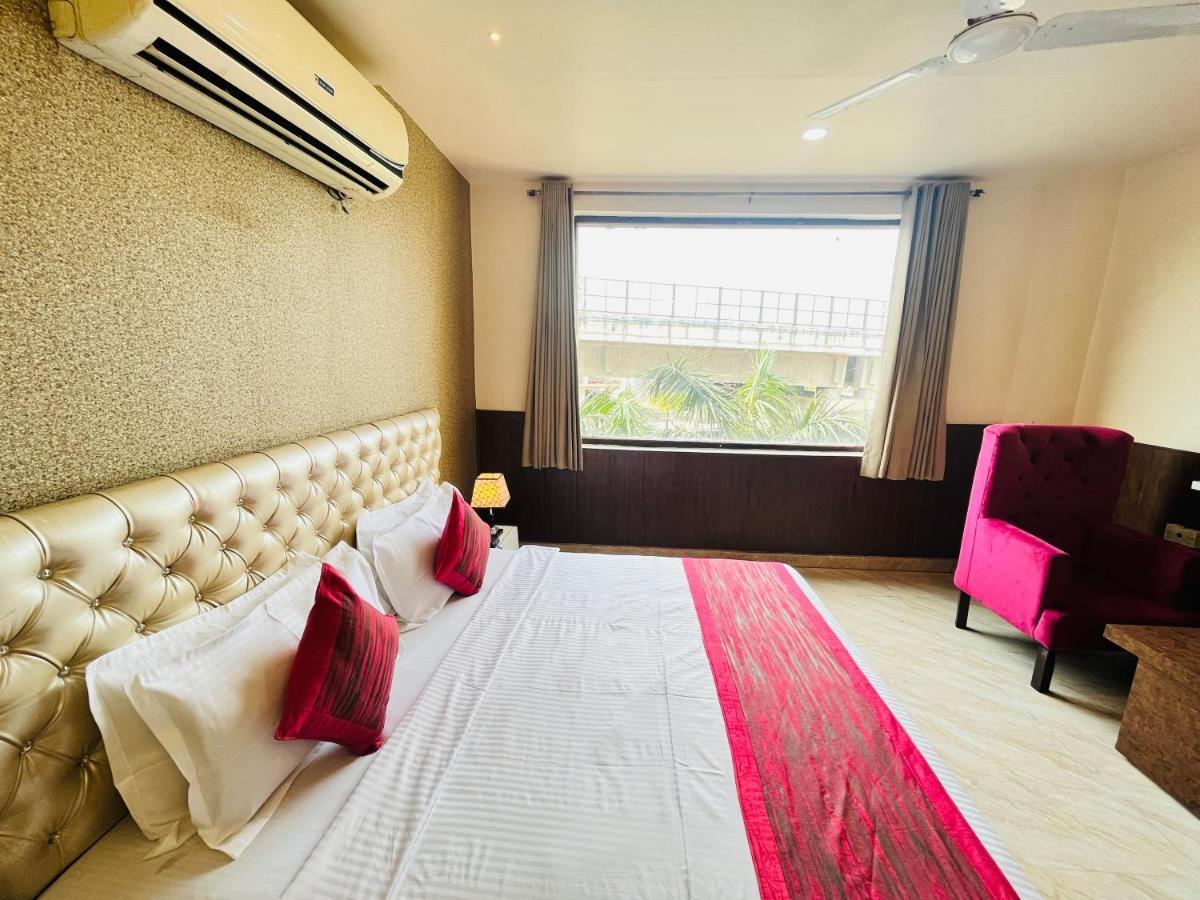 Hotel The Leaf - Gomti Nagar Lucknow Dış mekan fotoğraf
