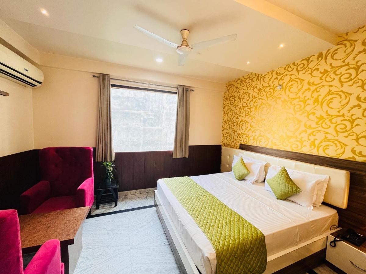 Hotel The Leaf - Gomti Nagar Lucknow Dış mekan fotoğraf