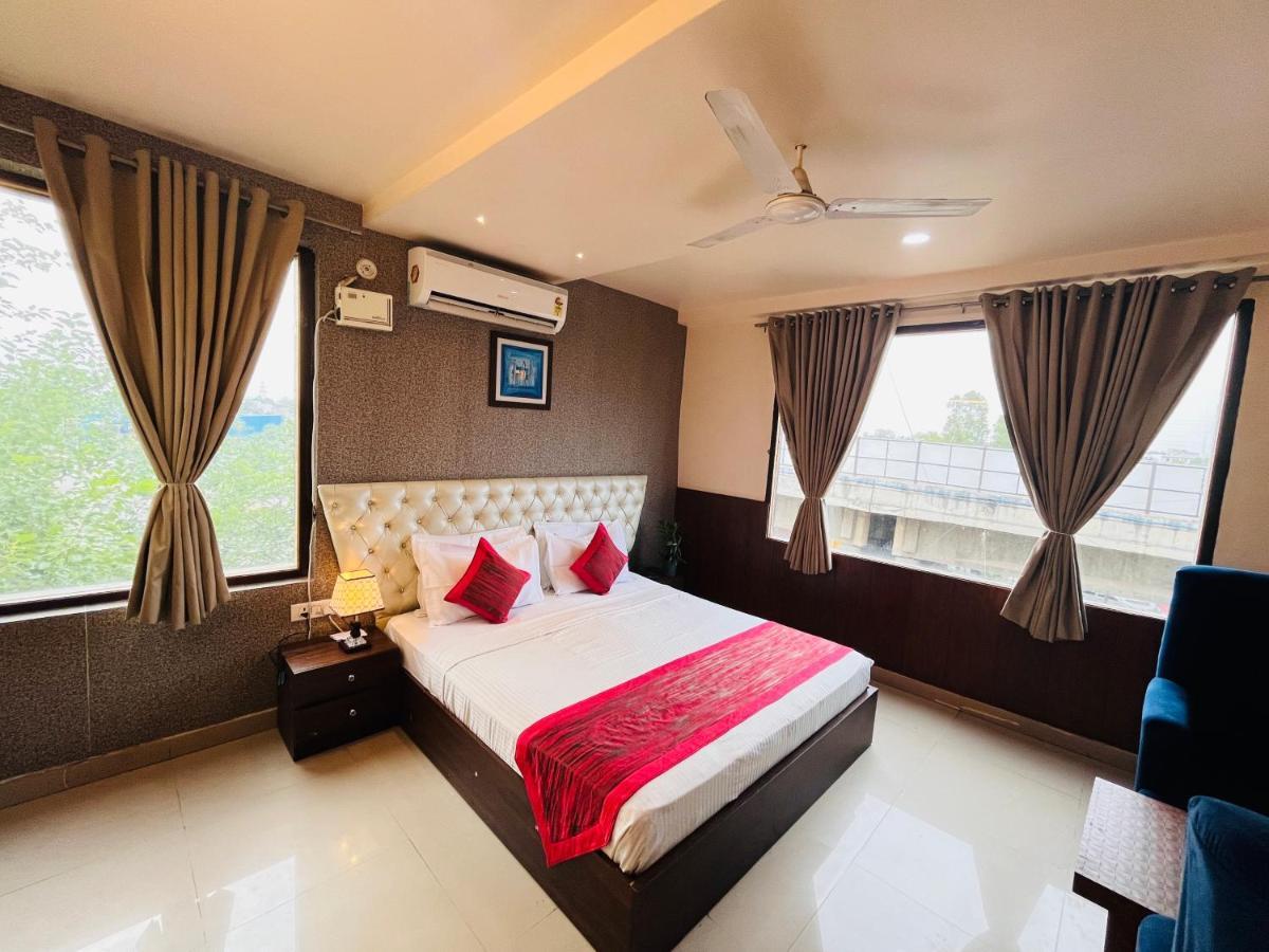 Hotel The Leaf - Gomti Nagar Lucknow Dış mekan fotoğraf