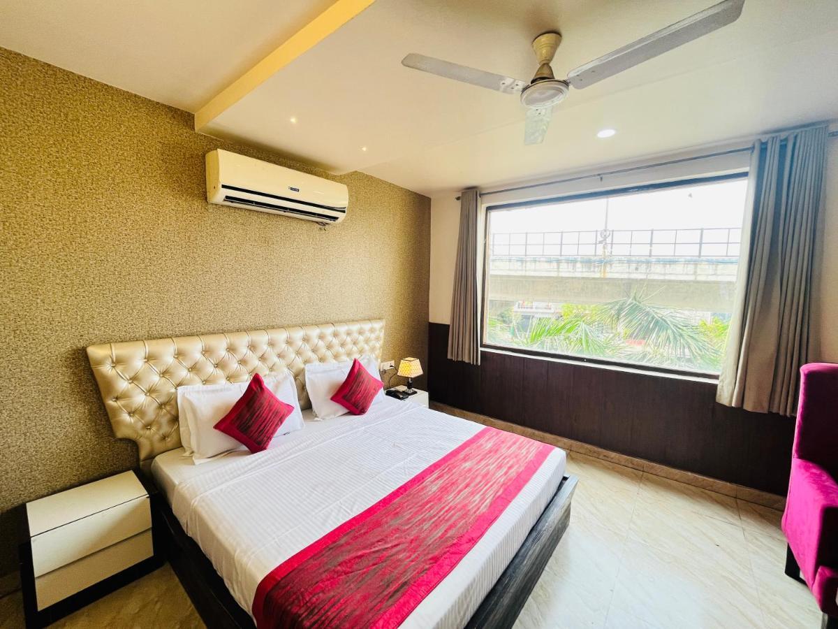 Hotel The Leaf - Gomti Nagar Lucknow Dış mekan fotoğraf
