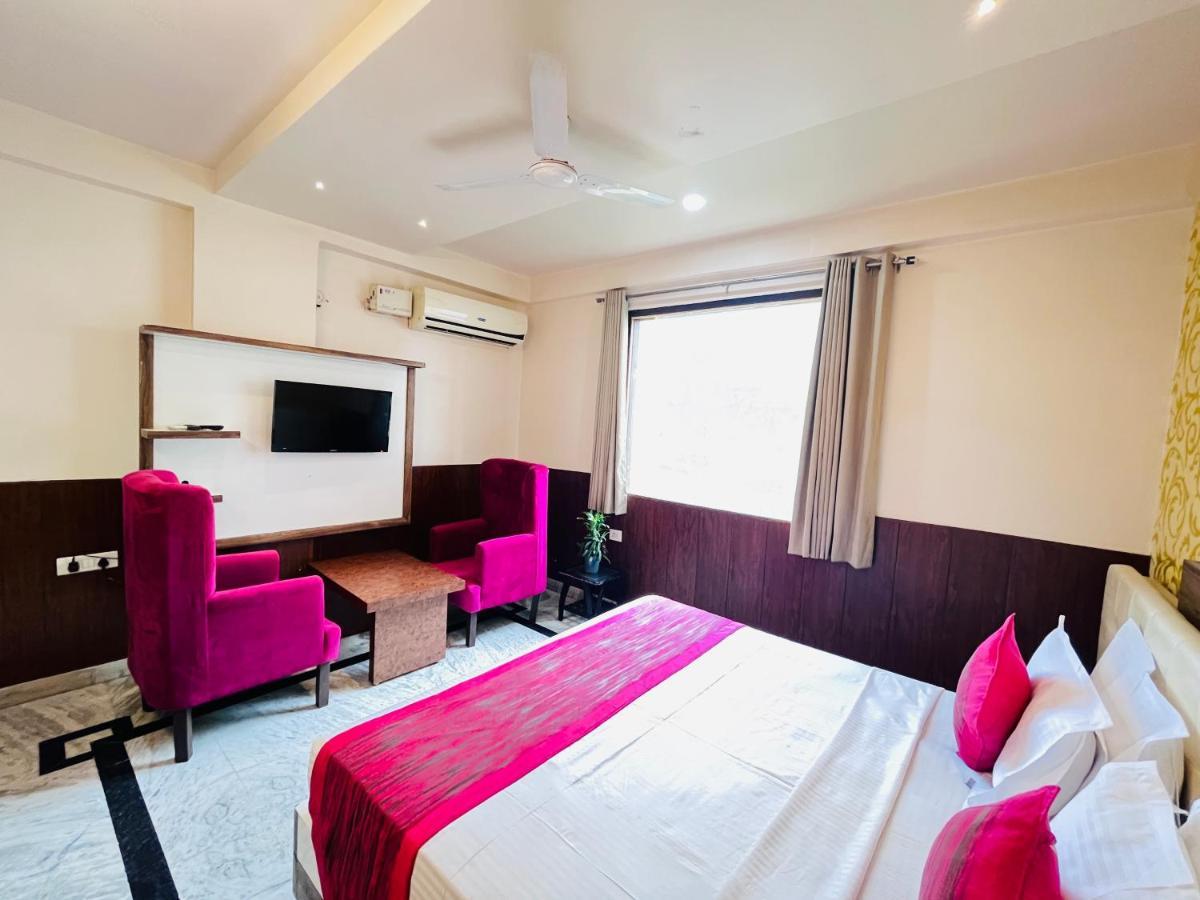 Hotel The Leaf - Gomti Nagar Lucknow Dış mekan fotoğraf
