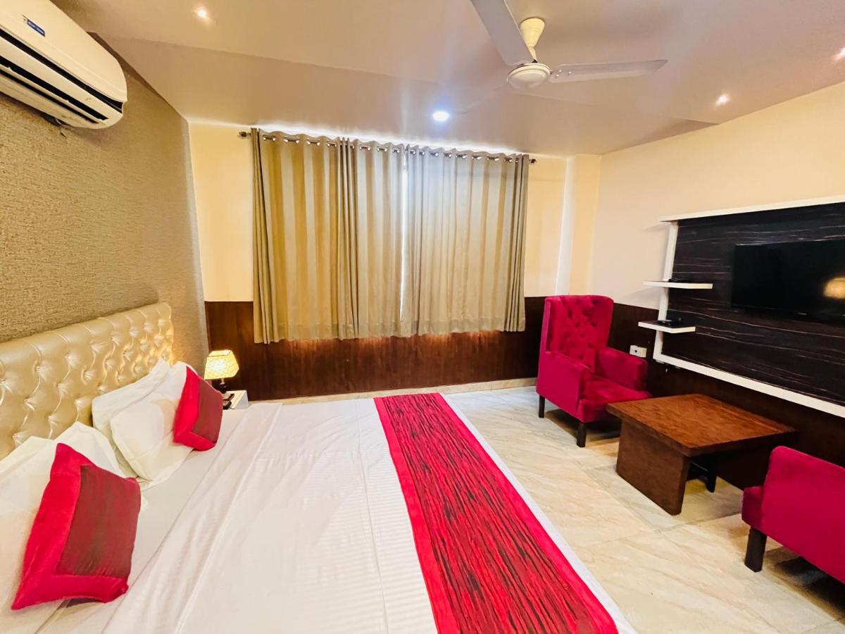 Hotel The Leaf - Gomti Nagar Lucknow Dış mekan fotoğraf